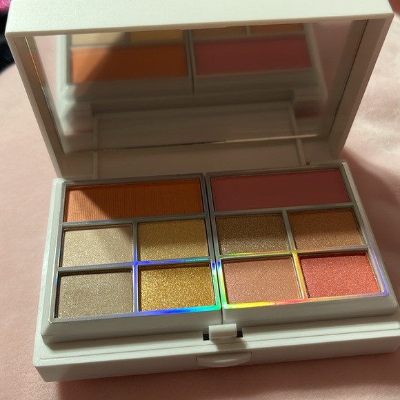 Mini Travel Makeup Palette - Picture 3 of 8